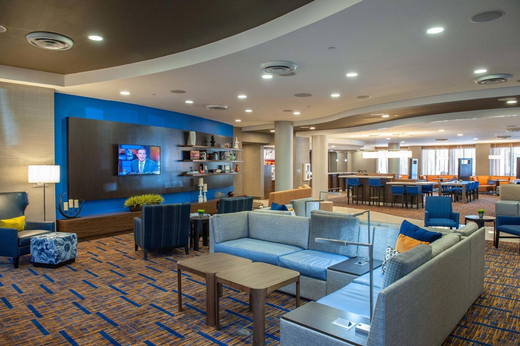 Courtyard By Marriott Pensacola Downtown Hotel Exterior foto
